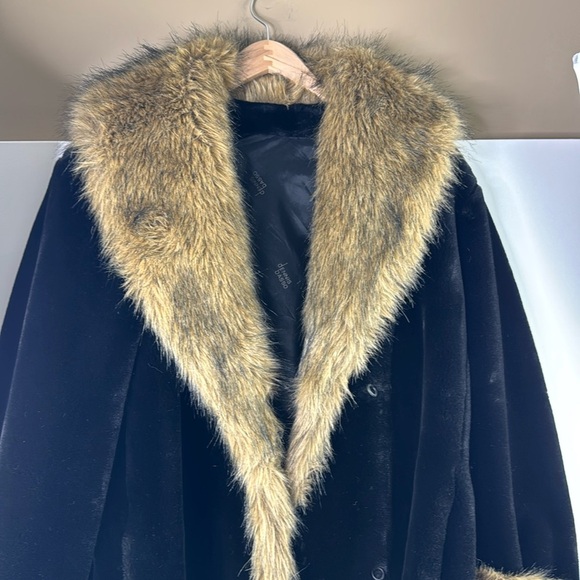 Vintage Dennis Basso Faux Fur Coat - Retro Heavy Winter Coats - Picture 3 of 15